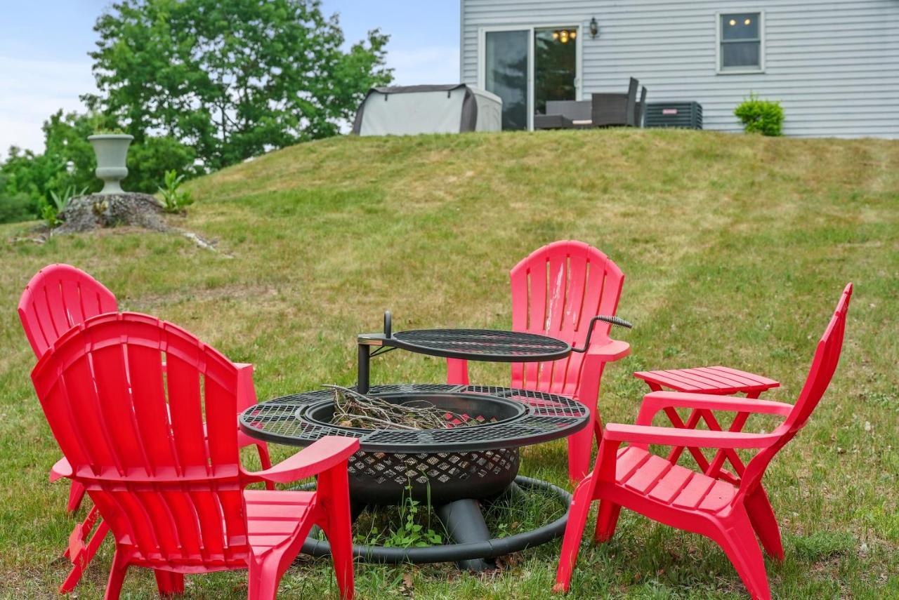 Long Lake Retreat- Hot Tub, Pool Table, Firepit Traverse City Extérieur photo
