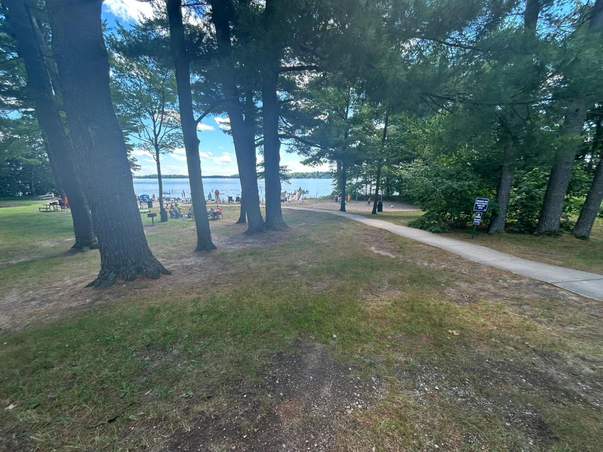 Long Lake Retreat- Hot Tub, Pool Table, Firepit Traverse City Extérieur photo